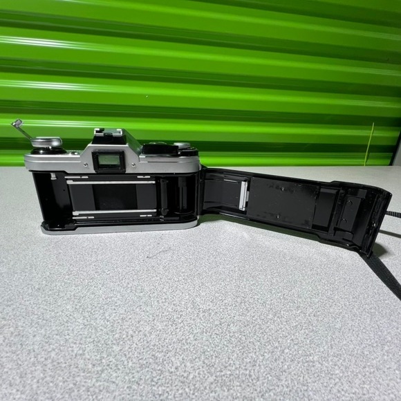 Canon AE-1 35mm SLR Film Camera Body Vintage Silver Black Japan 2386617 - Picture 13 of 14